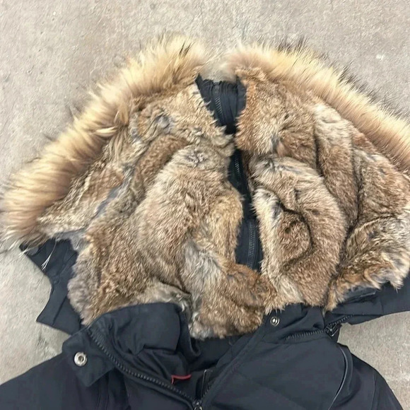 Atelier noir removable fur hood down coat - Picture 4 of 10